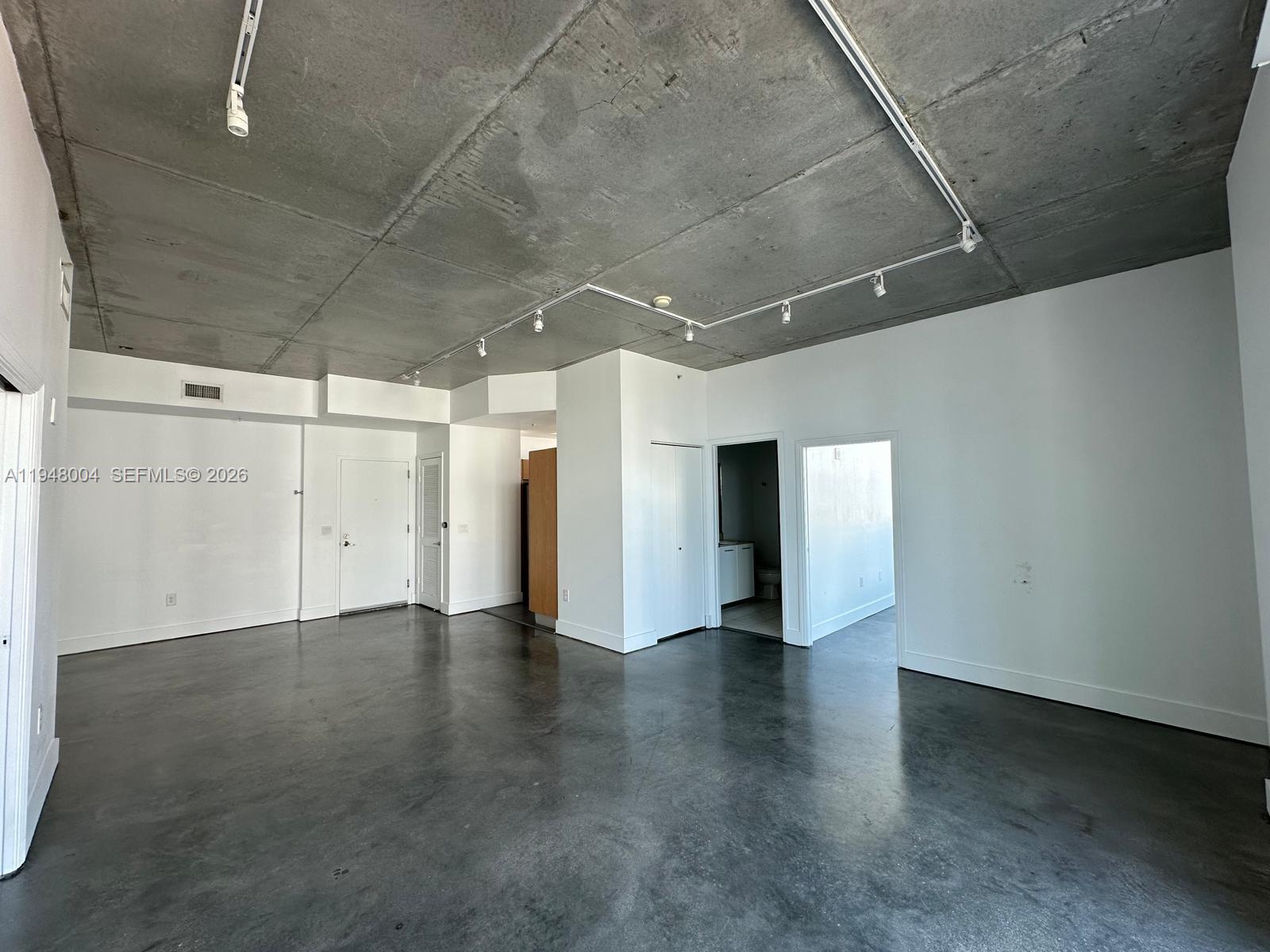 UPTOWN LOFTS CONDO - Residential Lease
