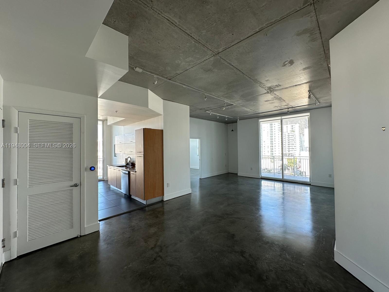 UPTOWN LOFTS CONDO - Residential Lease