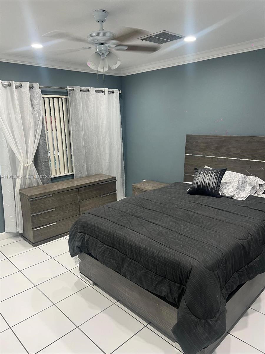 HOLLYWOOD - Residential Lease