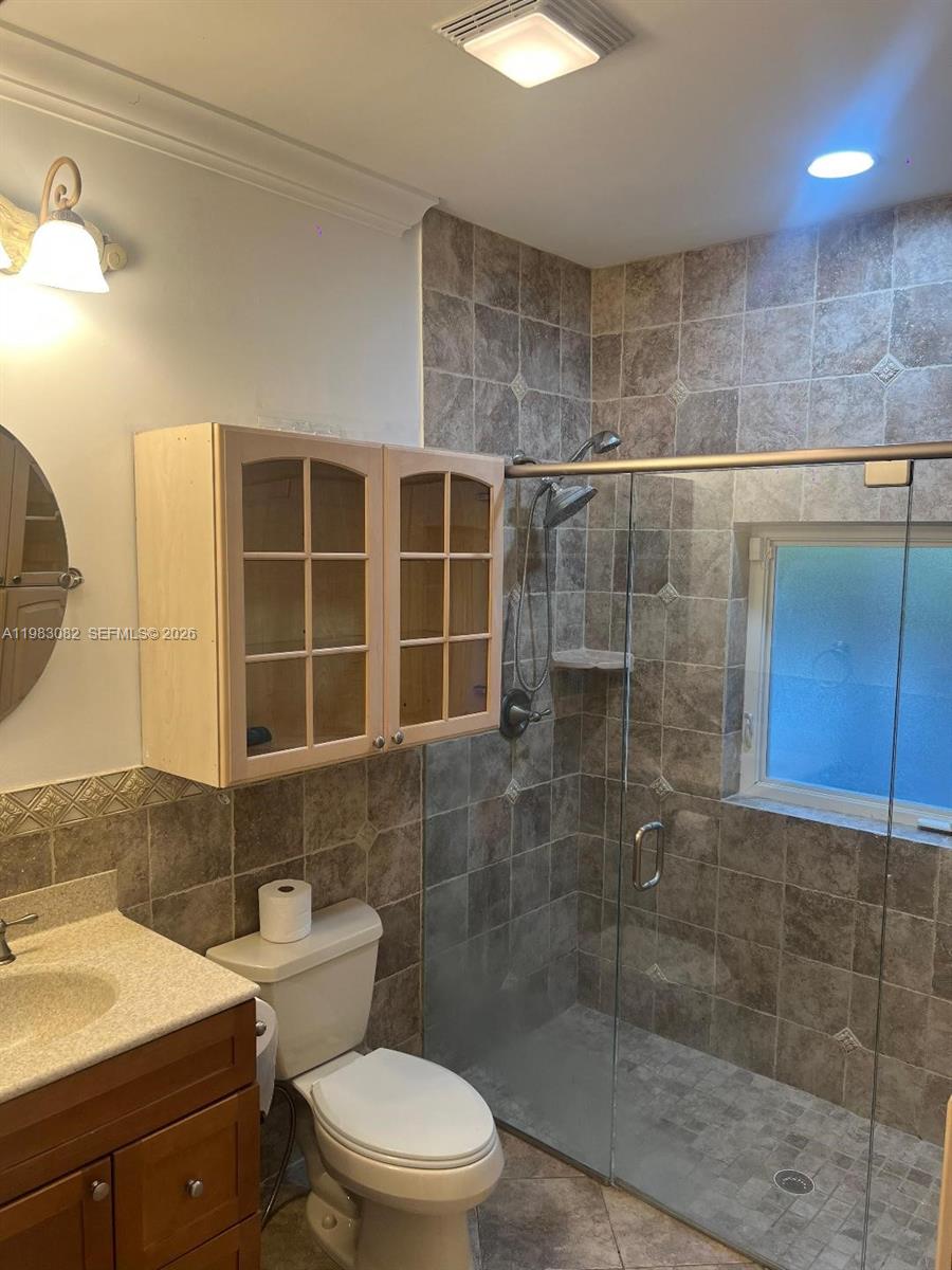 HOLLYWOOD - Residential Lease