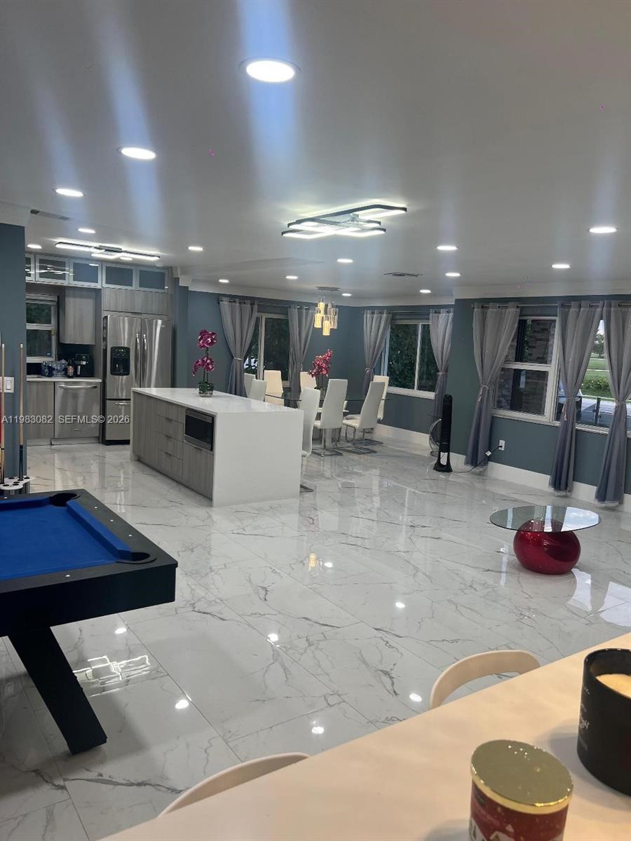 HOLLYWOOD - Residential Lease