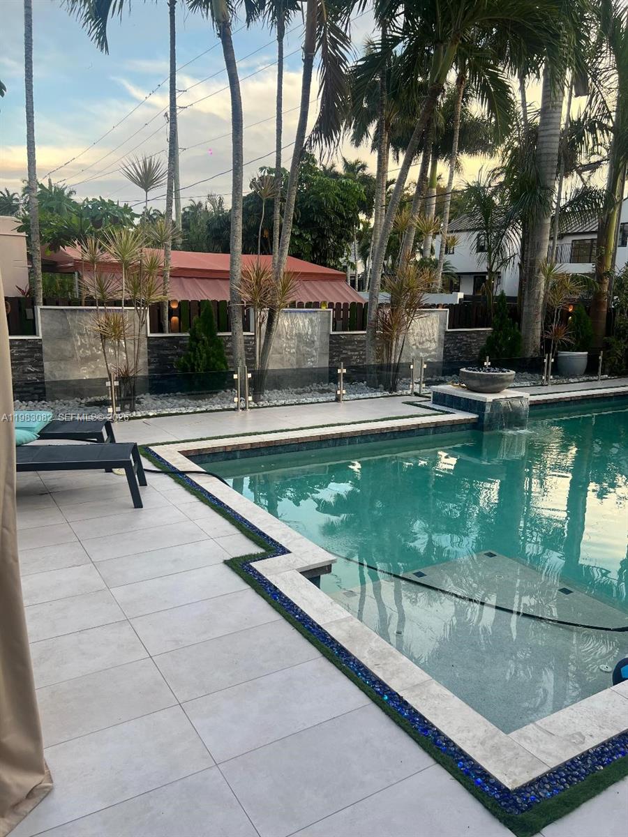 HOLLYWOOD - Residential Lease