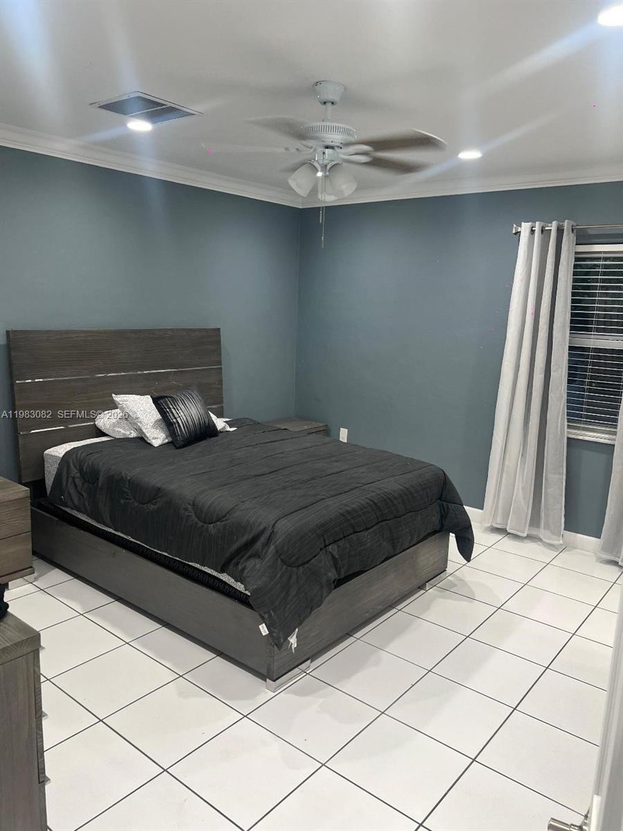 HOLLYWOOD - Residential Lease