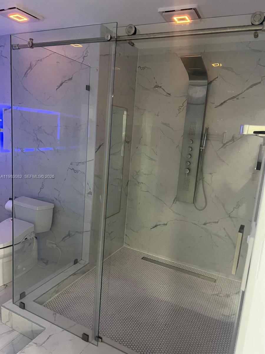 HOLLYWOOD - Residential Lease