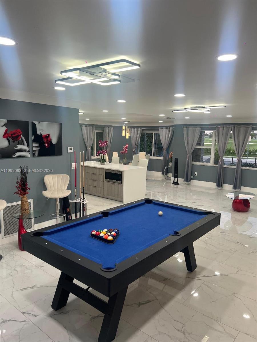 HOLLYWOOD - Residential Lease