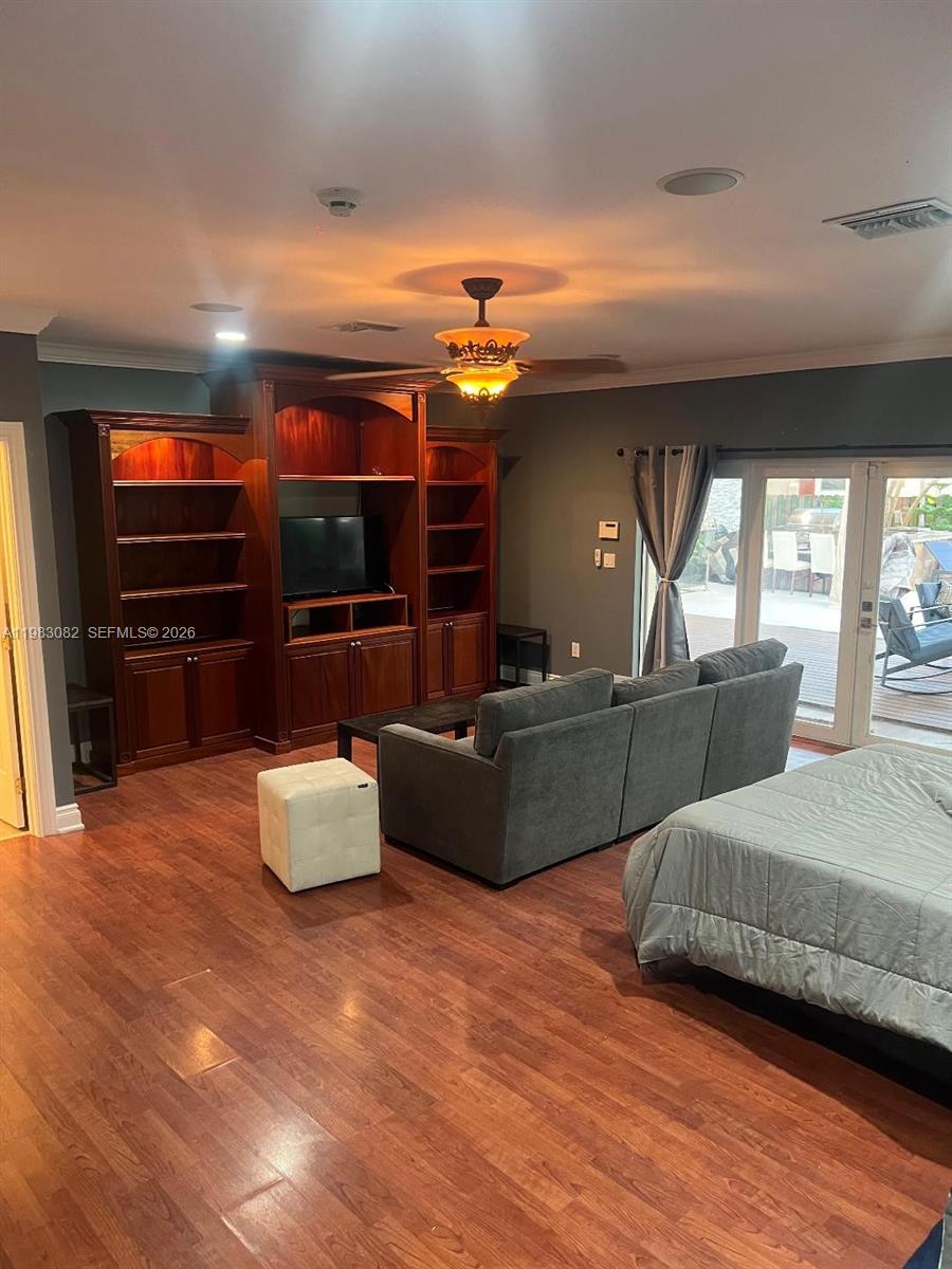 HOLLYWOOD - Residential Lease