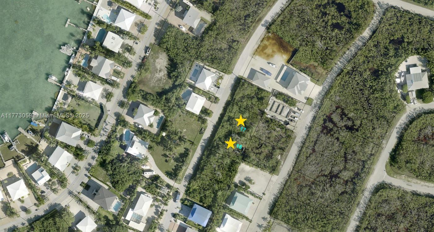 CENTER ISLAND - Land