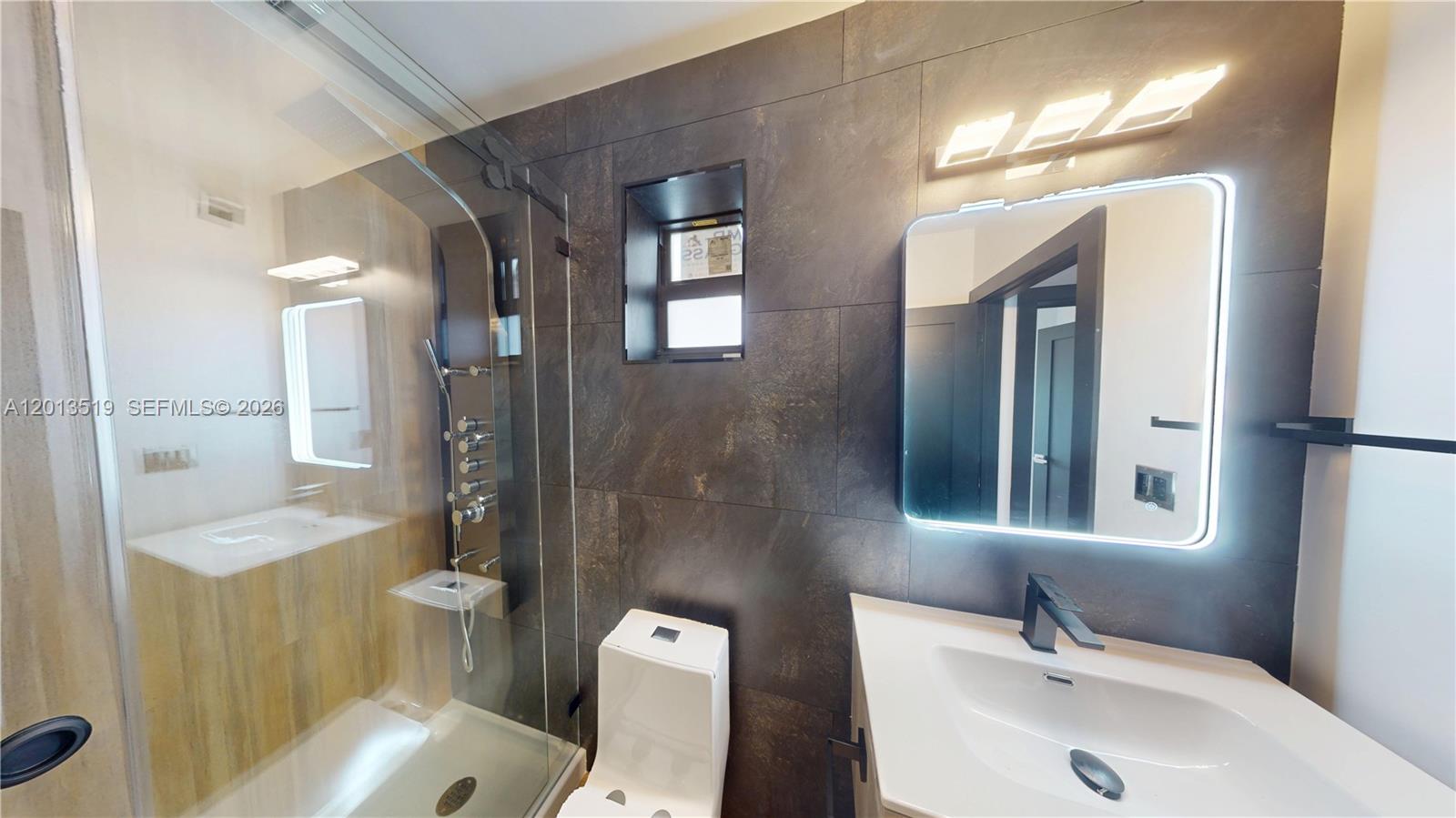 GEO M PHIPPENS SUB IN - Residential Lease