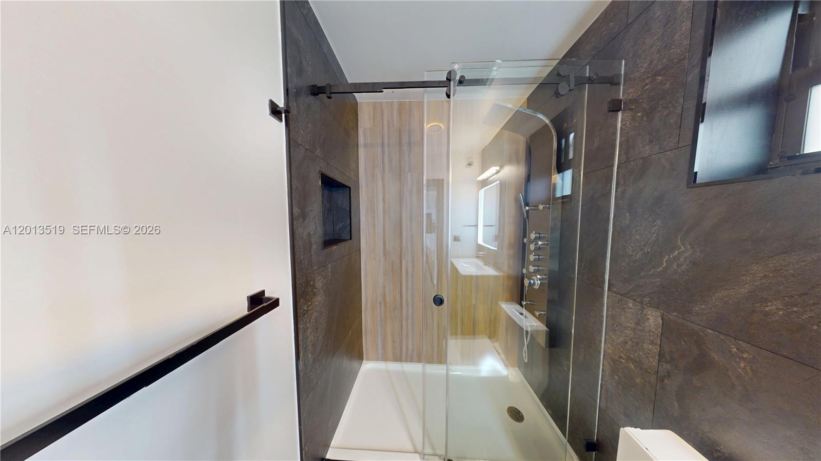GEO M PHIPPENS SUB IN - Residential Lease