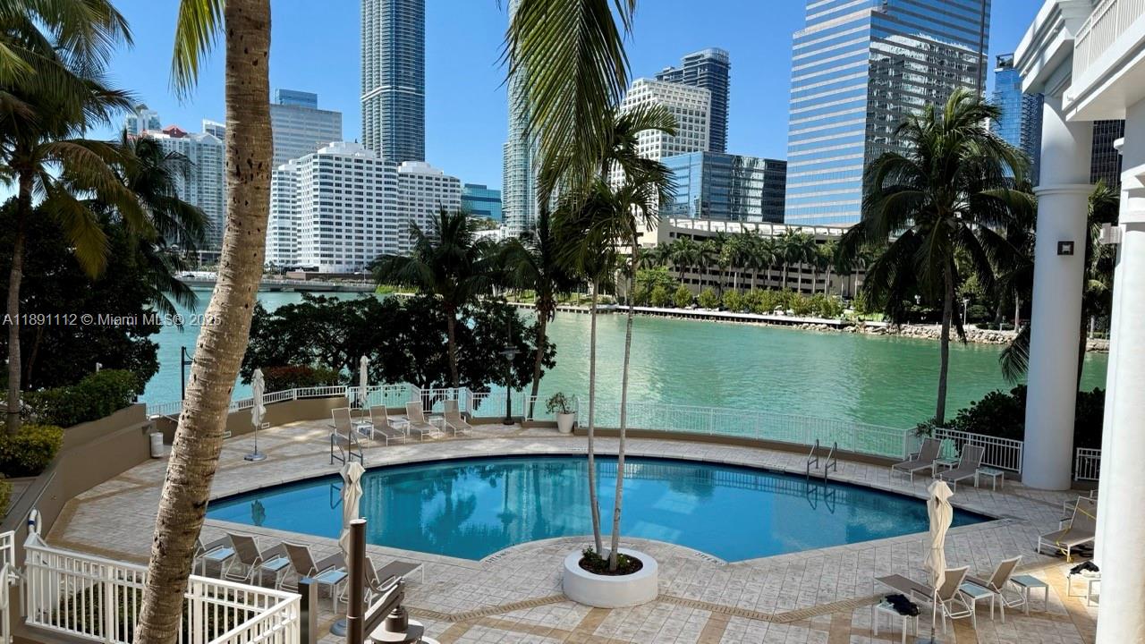 COURTS BRICKELL KEY CONDO - Residential