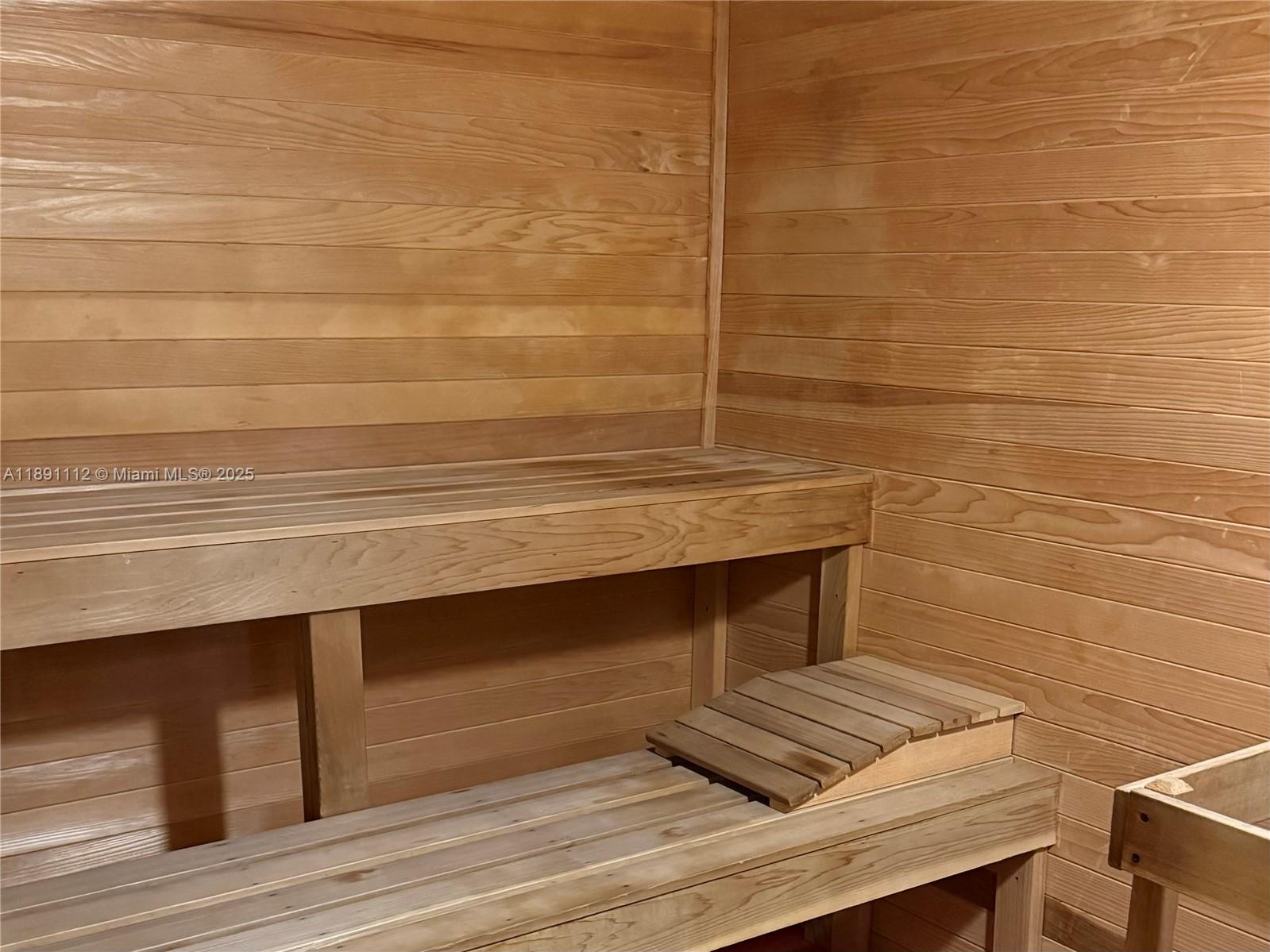 COURTS BRICKELL KEY CONDO - Residential