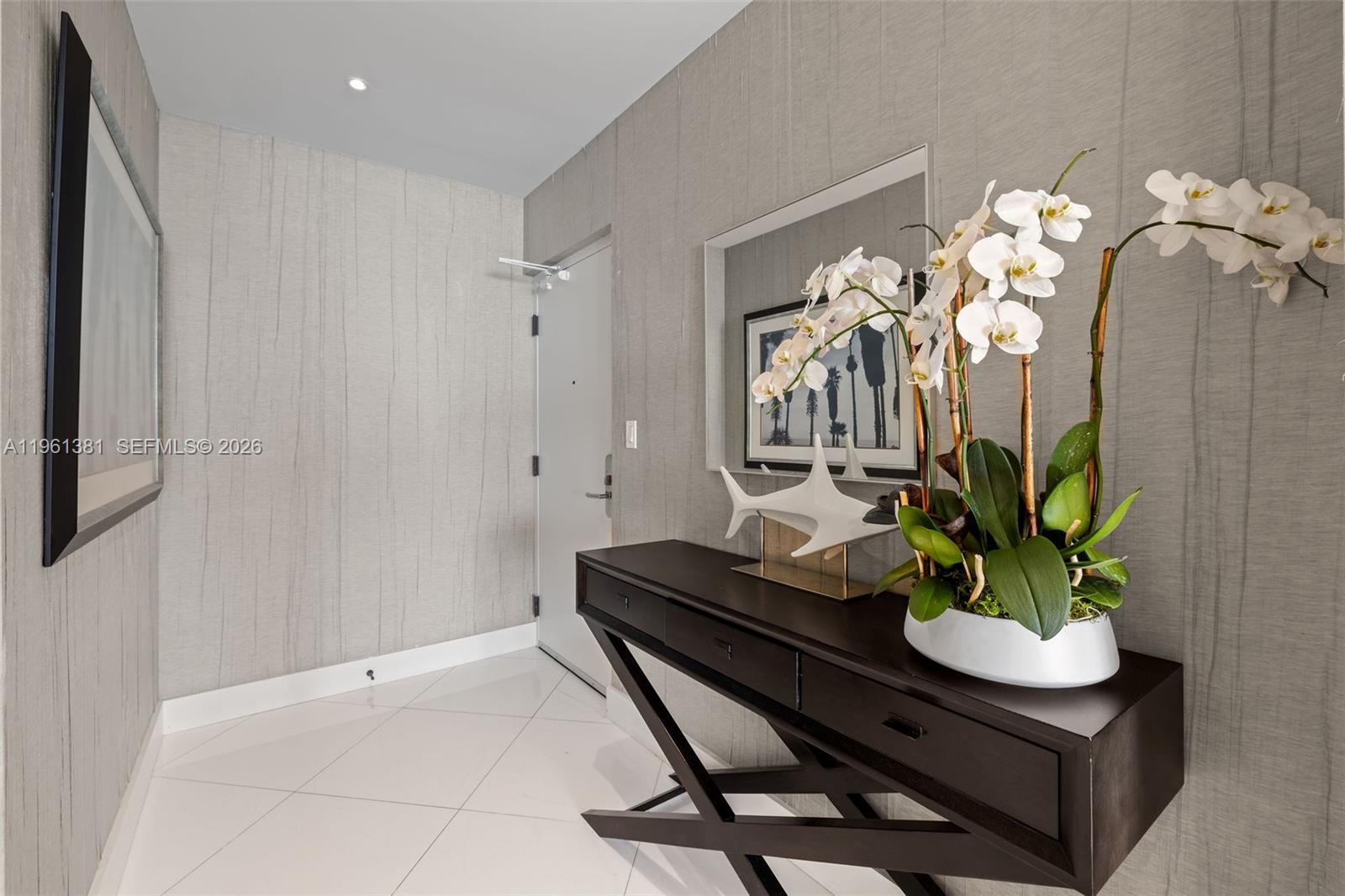 6799 Collins Ave 506