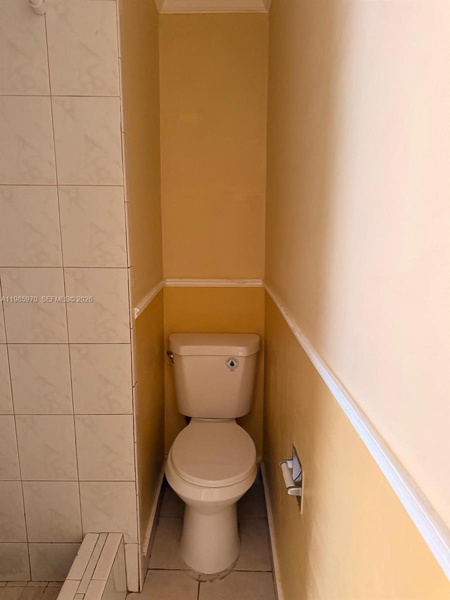 NORTHERN BLVD TRACK - Residential Lease