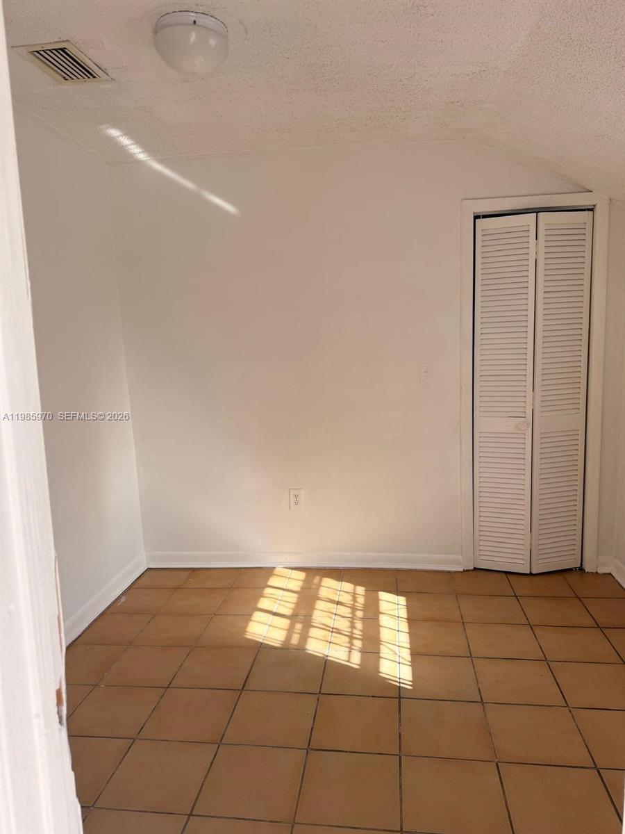 NORTHERN BLVD TRACK - Residential Lease