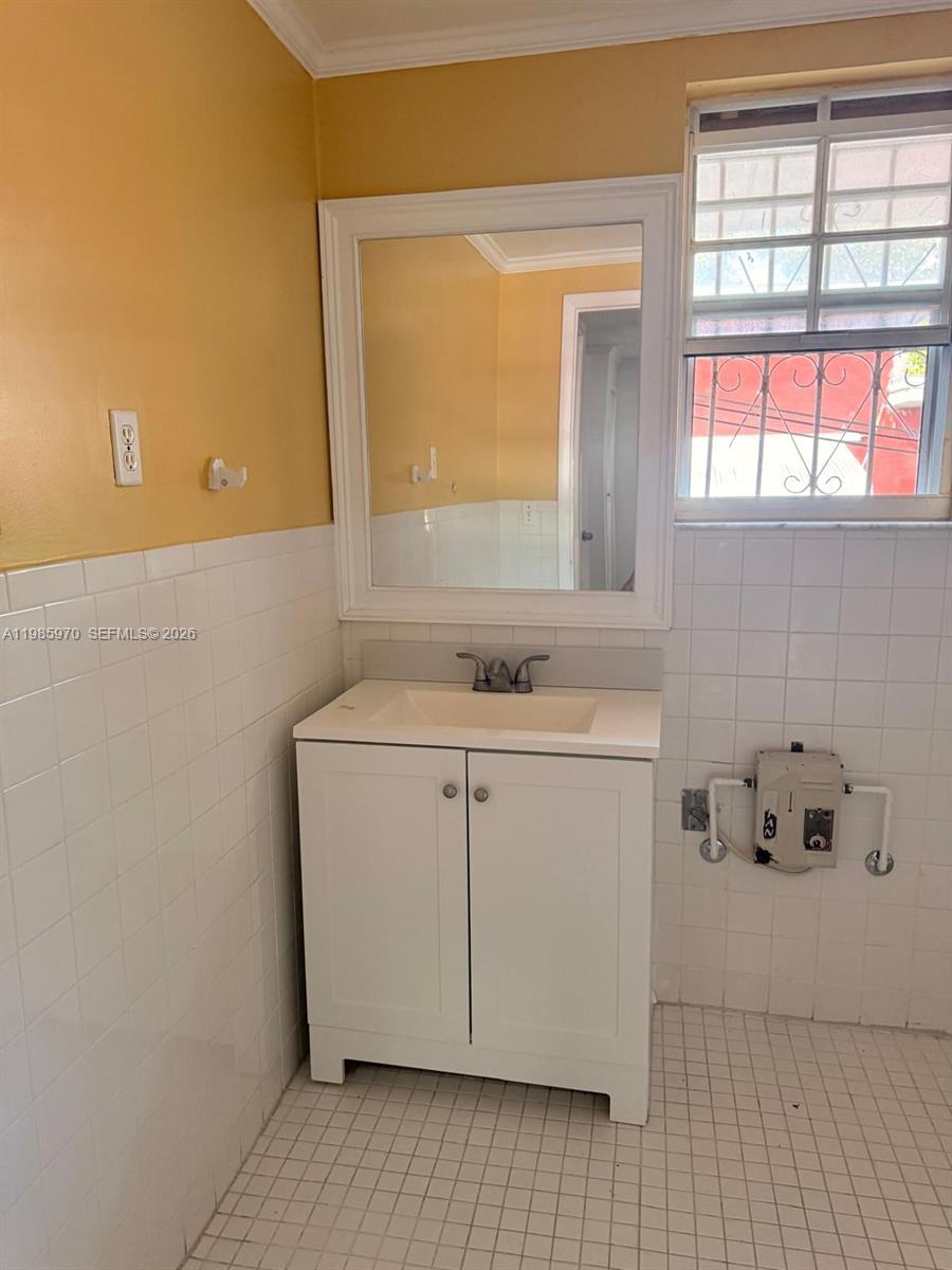 NORTHERN BLVD TRACK - Residential Lease