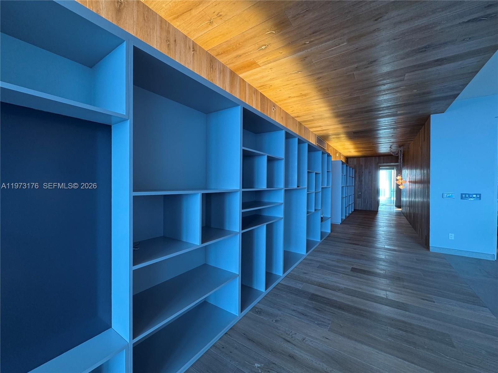 2711 HOLLYWOOD BEACH COND - Residential