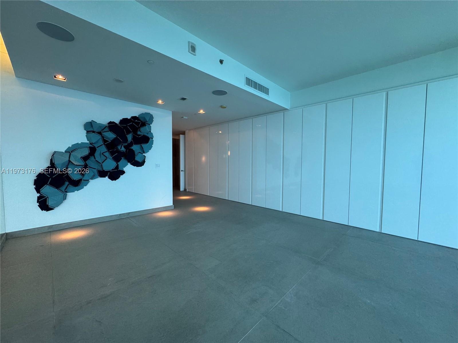 2711 HOLLYWOOD BEACH COND - Residential