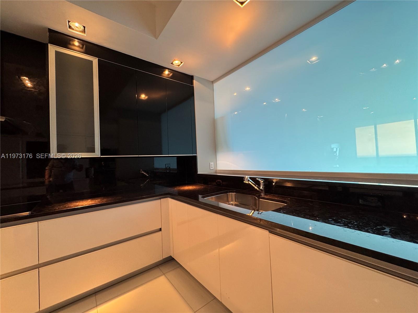 2711 HOLLYWOOD BEACH COND - Residential