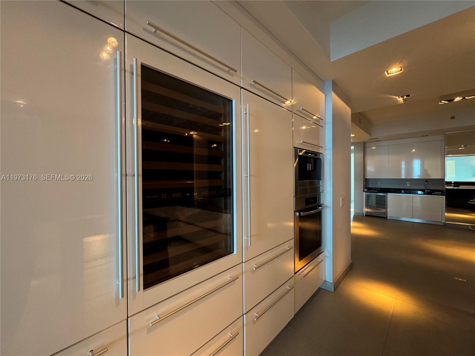 2711 HOLLYWOOD BEACH COND - Residential