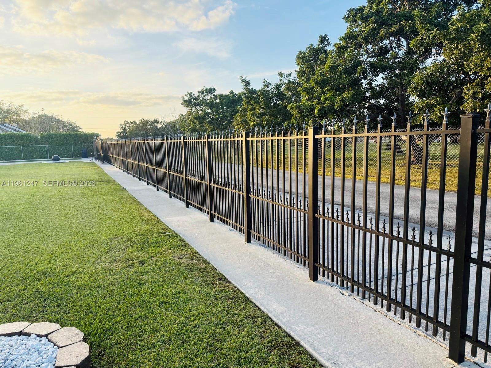 THE REDLANDS SEC 1 - Residential