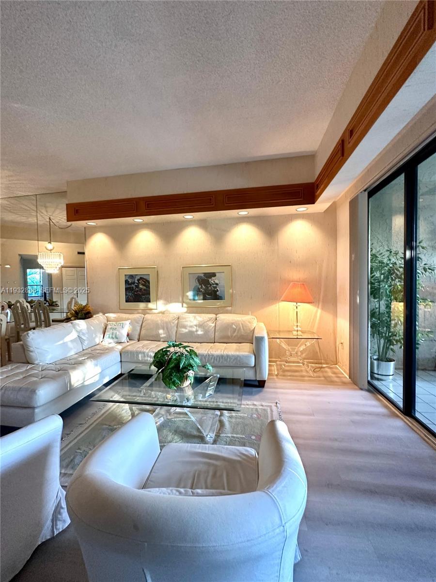 LA PAZ AT BOCA POINTE - Residential Lease