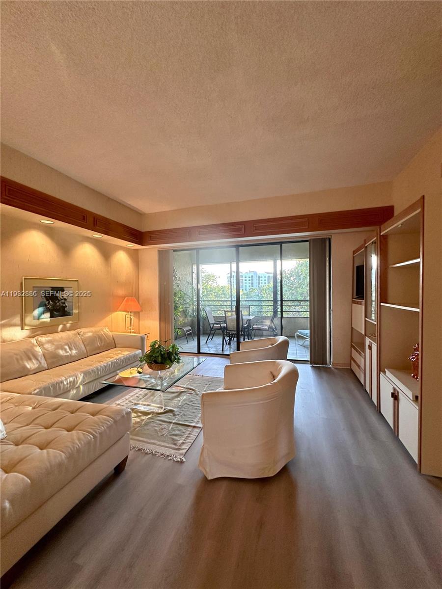 LA PAZ AT BOCA POINTE - Residential Lease