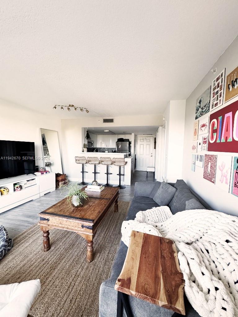 THE ASTON CONDO - Residential