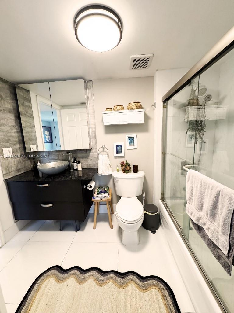 THE ASTON CONDO - Residential