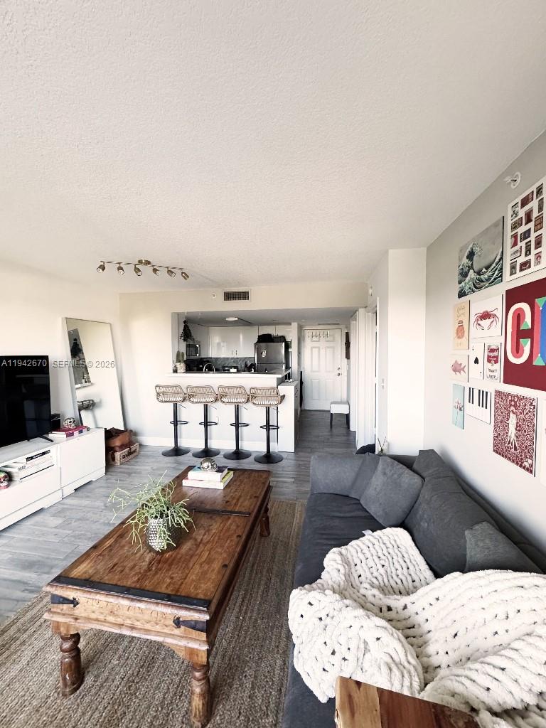 THE ASTON CONDO - Residential