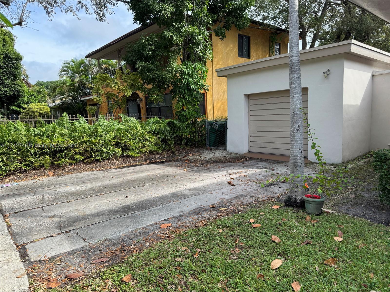 SHADOWLAWN - Residential Income