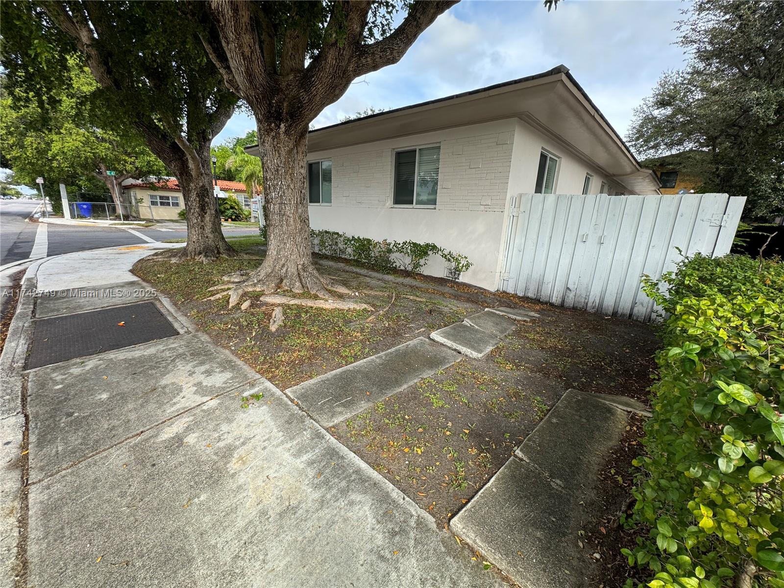 SHADOWLAWN - Residential Income