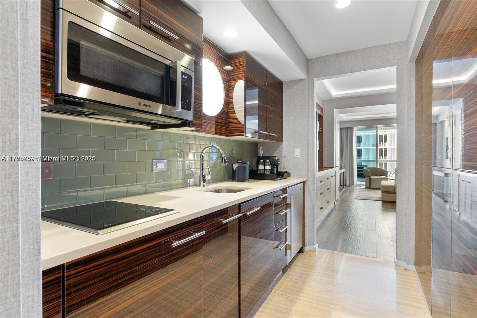 551 N Fort Lauderdale Beach Blvd R1810