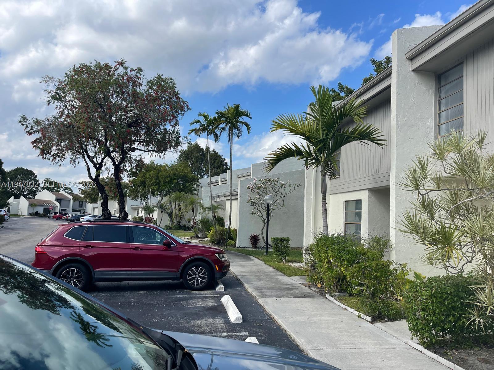 WESTVIEW CONDOMINIUM NO E - Residential