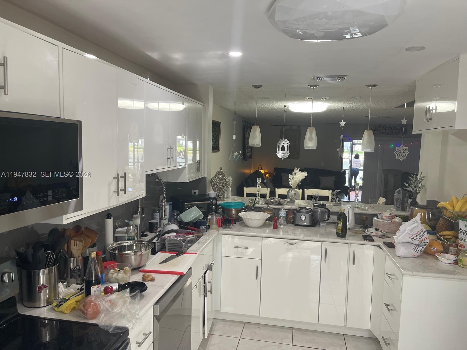 WESTVIEW CONDOMINIUM NO E - Residential