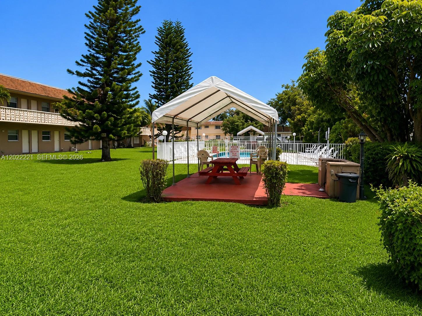 PINEWOOD CONDO - Residential
