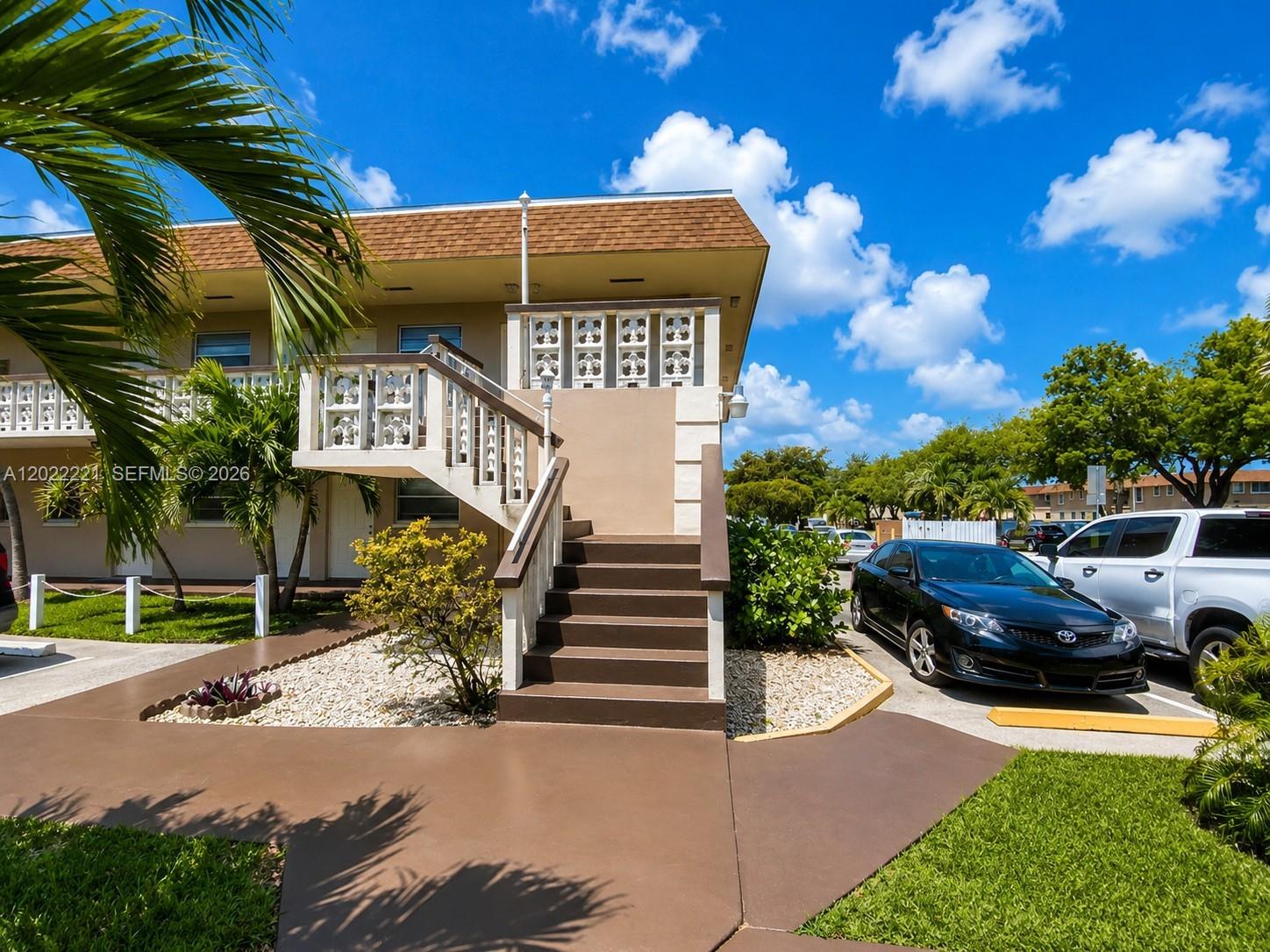 PINEWOOD CONDO - Residential