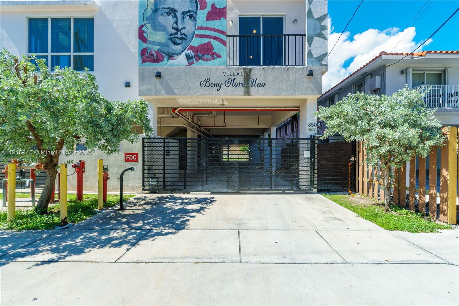 AVACADO PARK - Residential Lease