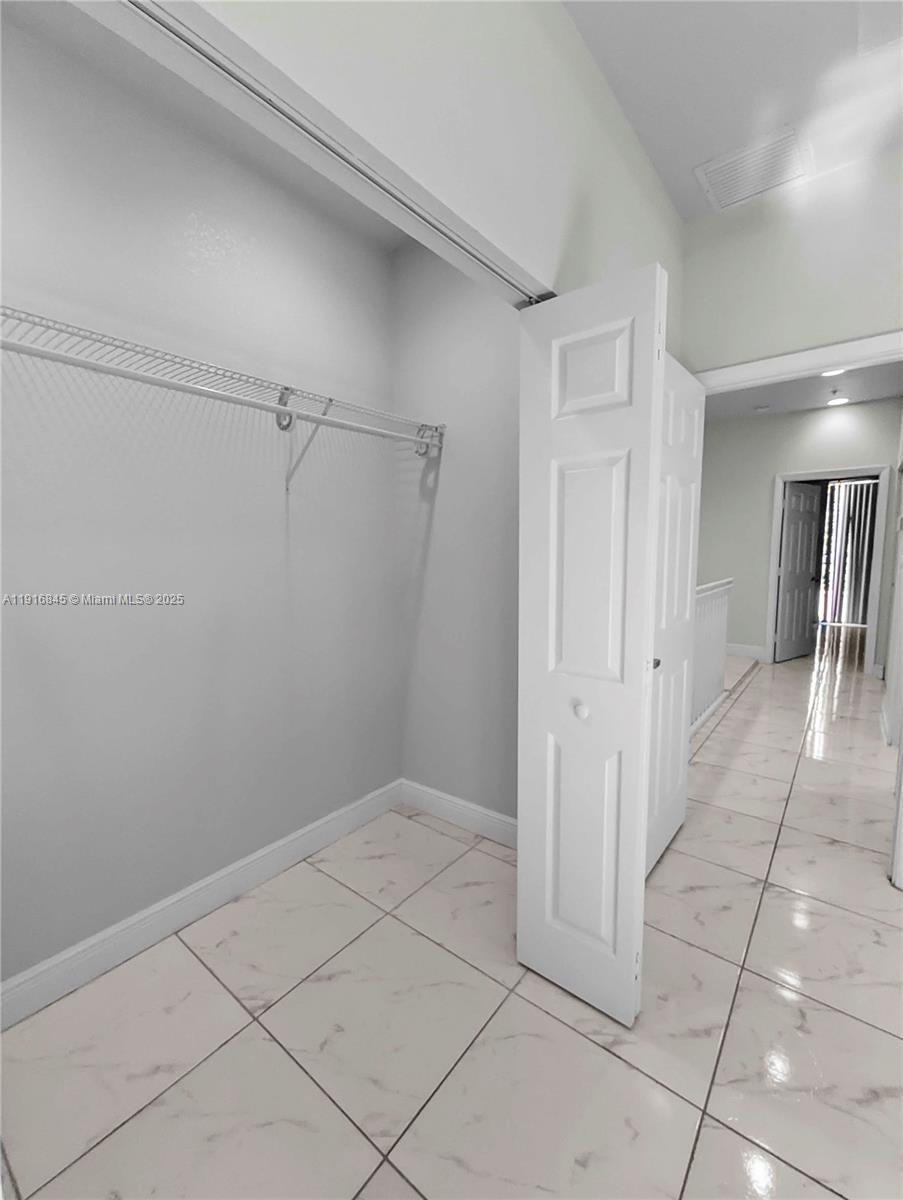 AVACADO PARK - Residential Lease