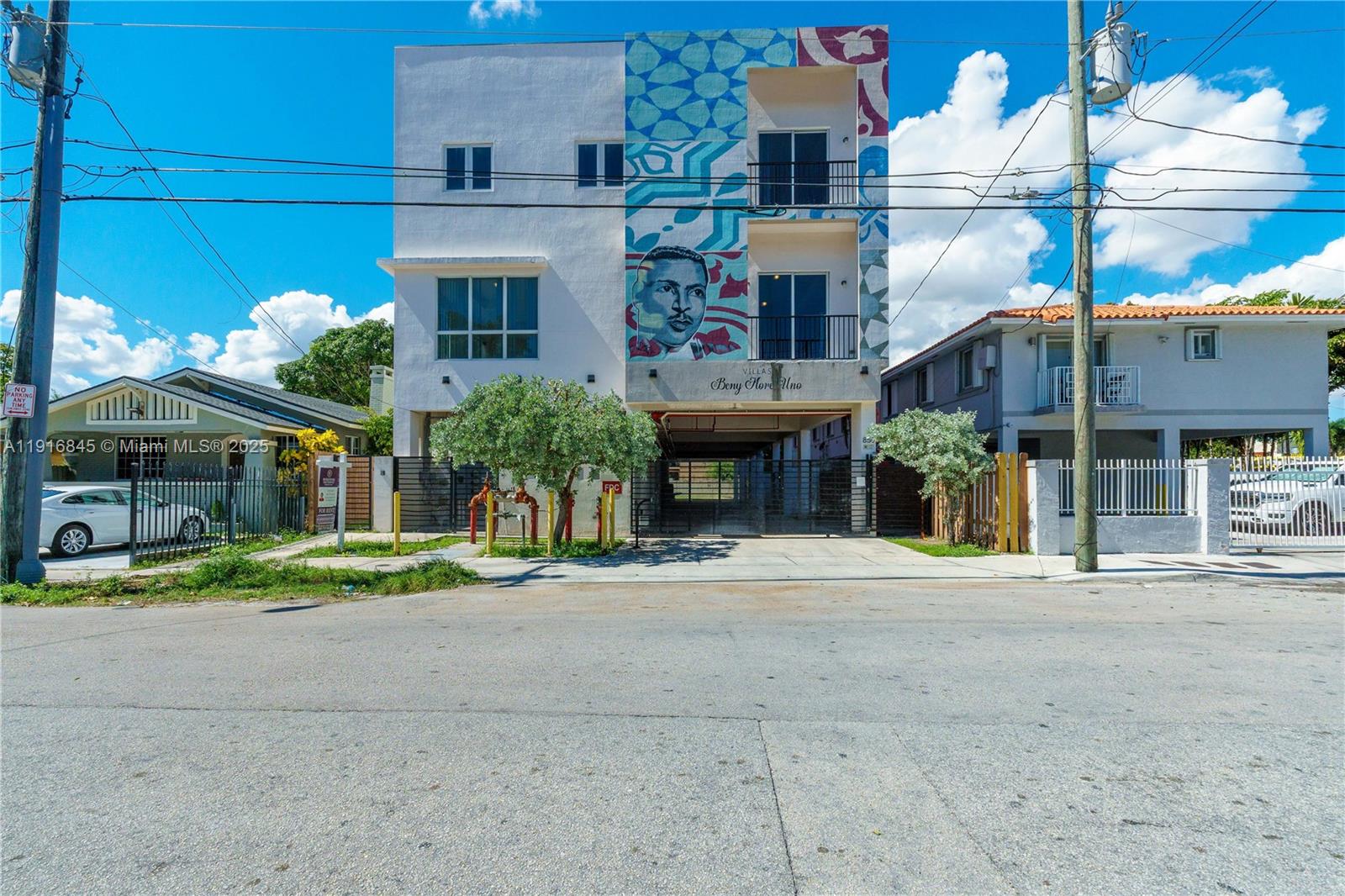 AVACADO PARK - Residential Lease