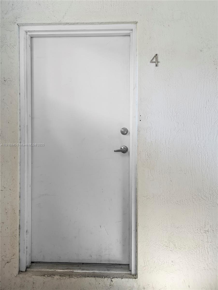 AVACADO PARK - Residential Lease