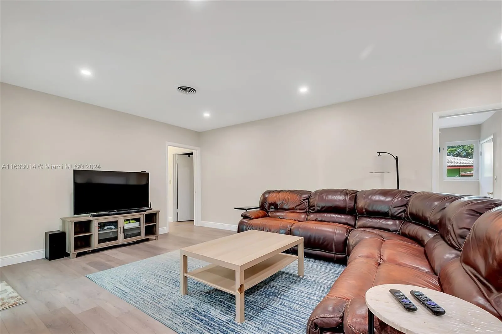 Palmetto Bay, Florida 33158, United States, 4 Bedrooms Bedrooms, ,2 BathroomsBathrooms,Residential,Active,50275