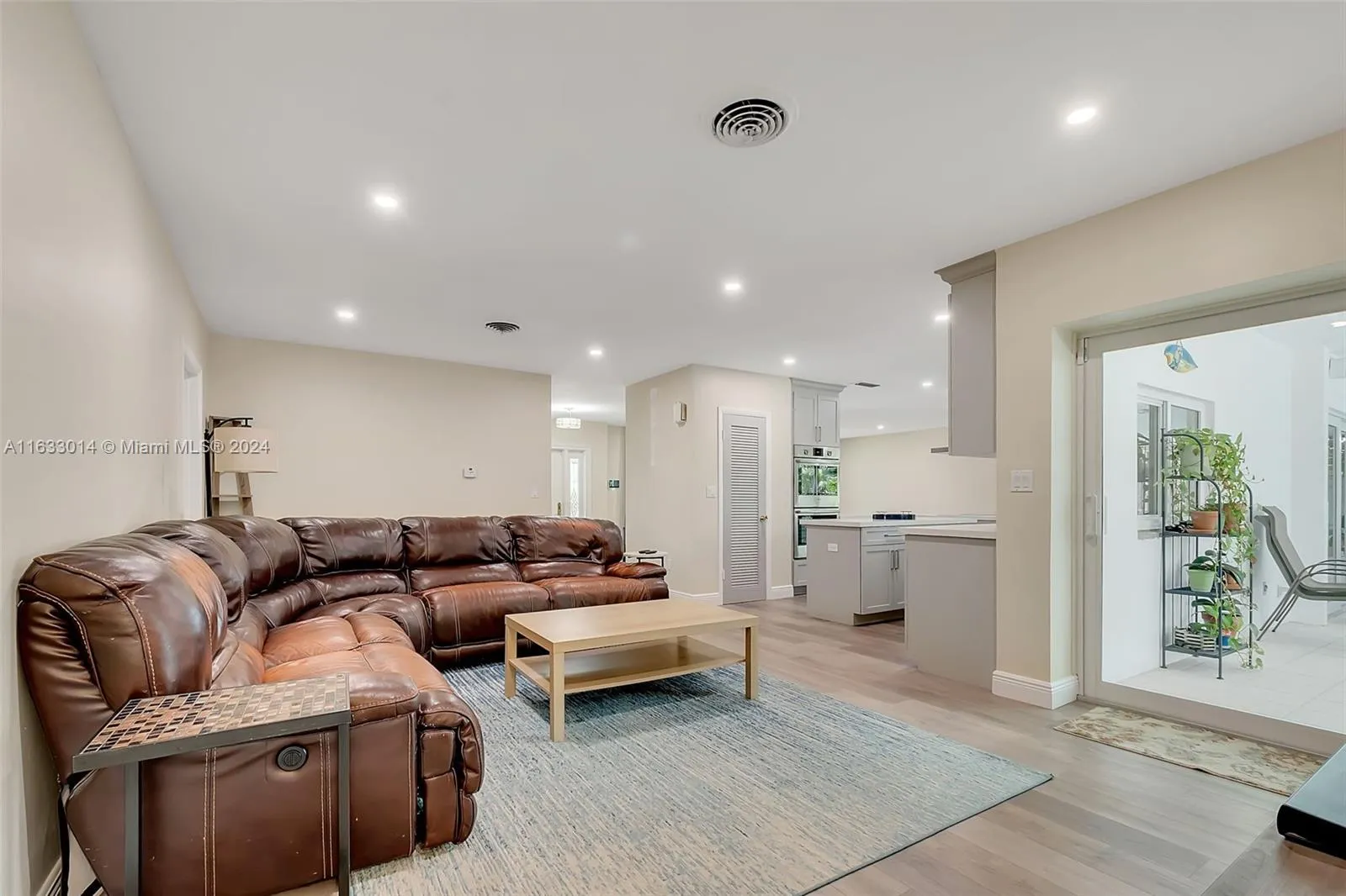 Palmetto Bay, Florida 33158, United States, 4 Bedrooms Bedrooms, ,2 BathroomsBathrooms,Residential,Active,50275