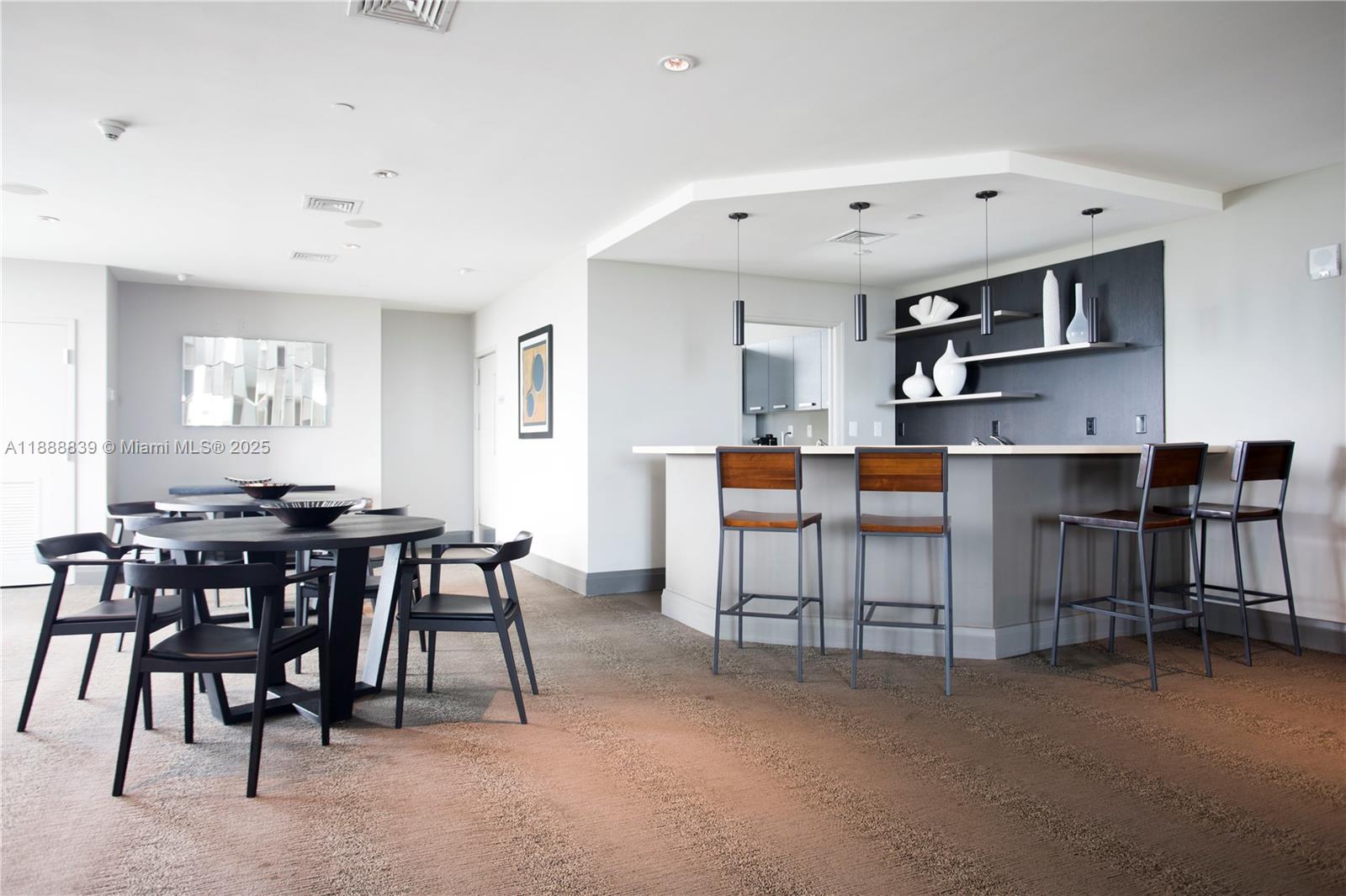 NORDICA CONDO - Residential