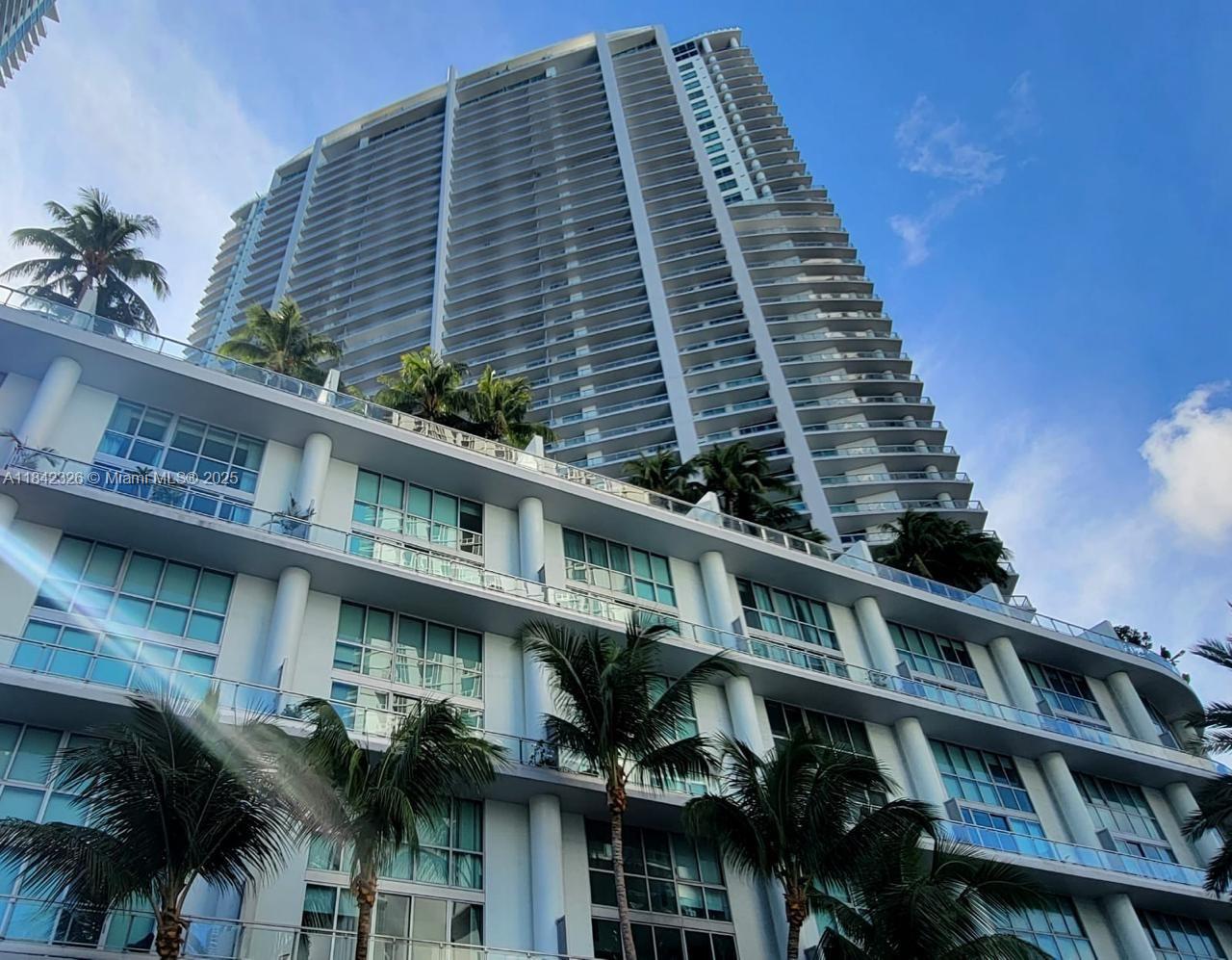Rarely available: Fully furnished, very bright corner unit in the 20th floor of prestigious Ivy. Tastefully furnished and decorated. Stainless steel appliances, Washer/dryer, kitchen island and a generous wraparound balcony with unobstructed views of the Miami Skyline perfect to entertain. Move-in ready. Assigned parking. Everything within reach: Riverfront is a prestigious gated community in the heart of Brickell/Downtown with extensive amenities including a state of the art fitness center, 2 pools, BBQ, Business center and children's playground. High-speed internet and cable included.