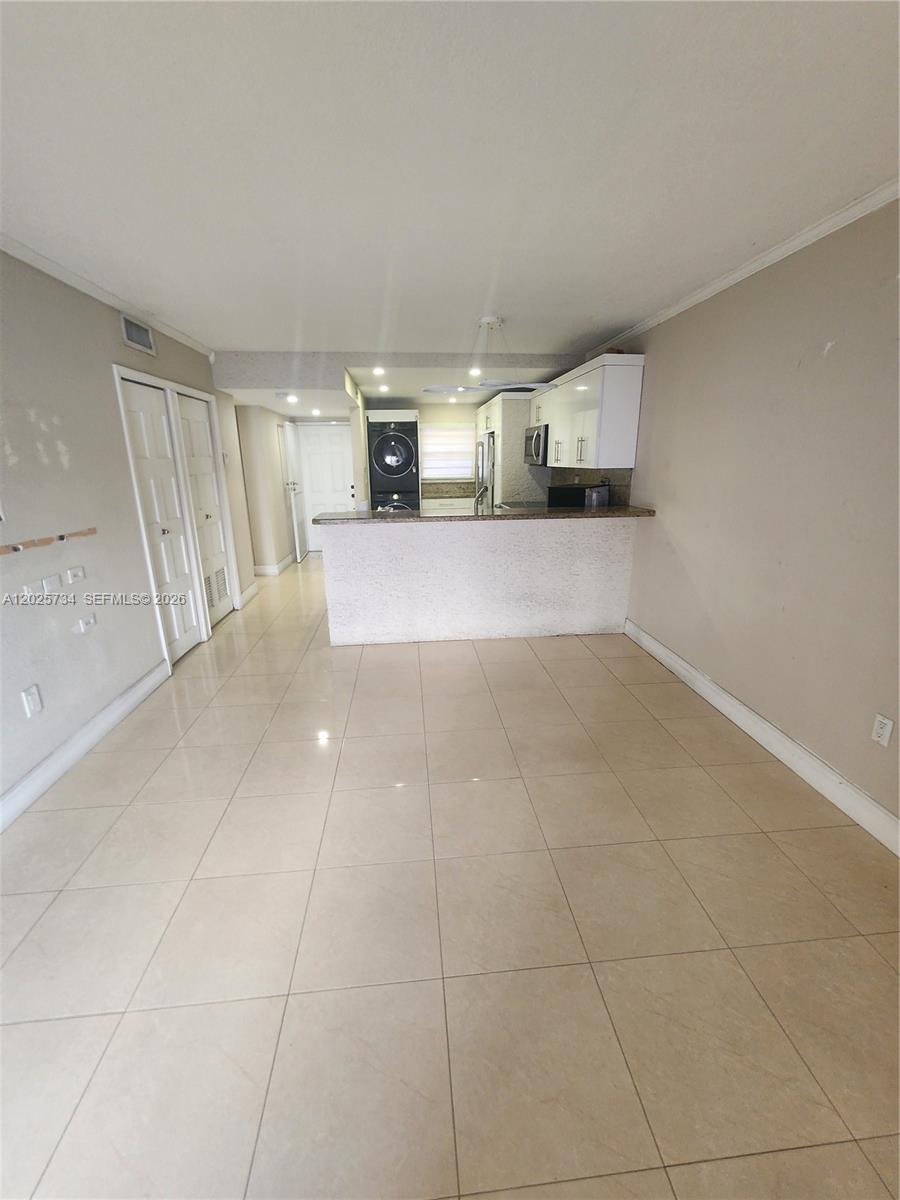 VISTA DEL LAGO CONDO VII - Residential Lease