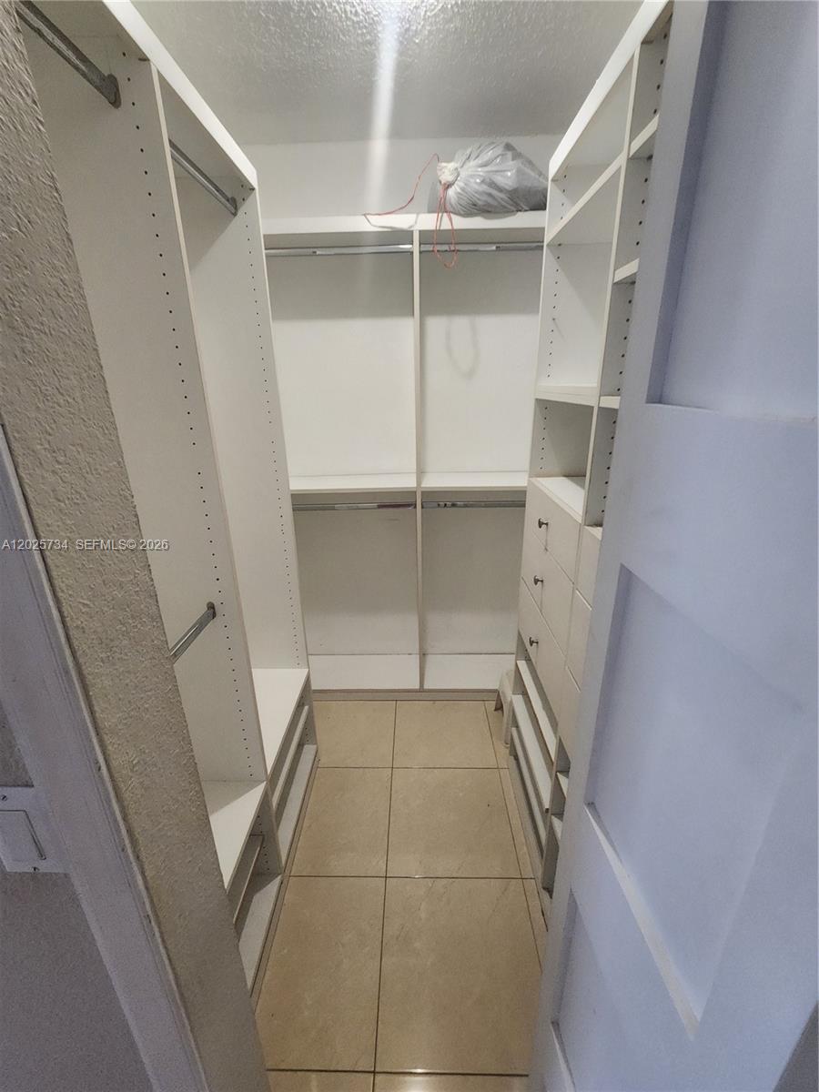 VISTA DEL LAGO CONDO VII - Residential Lease