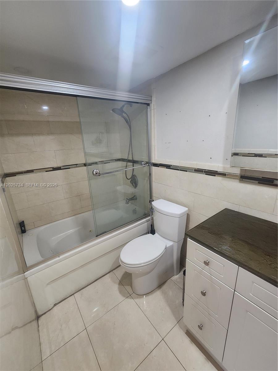 VISTA DEL LAGO CONDO VII - Residential Lease