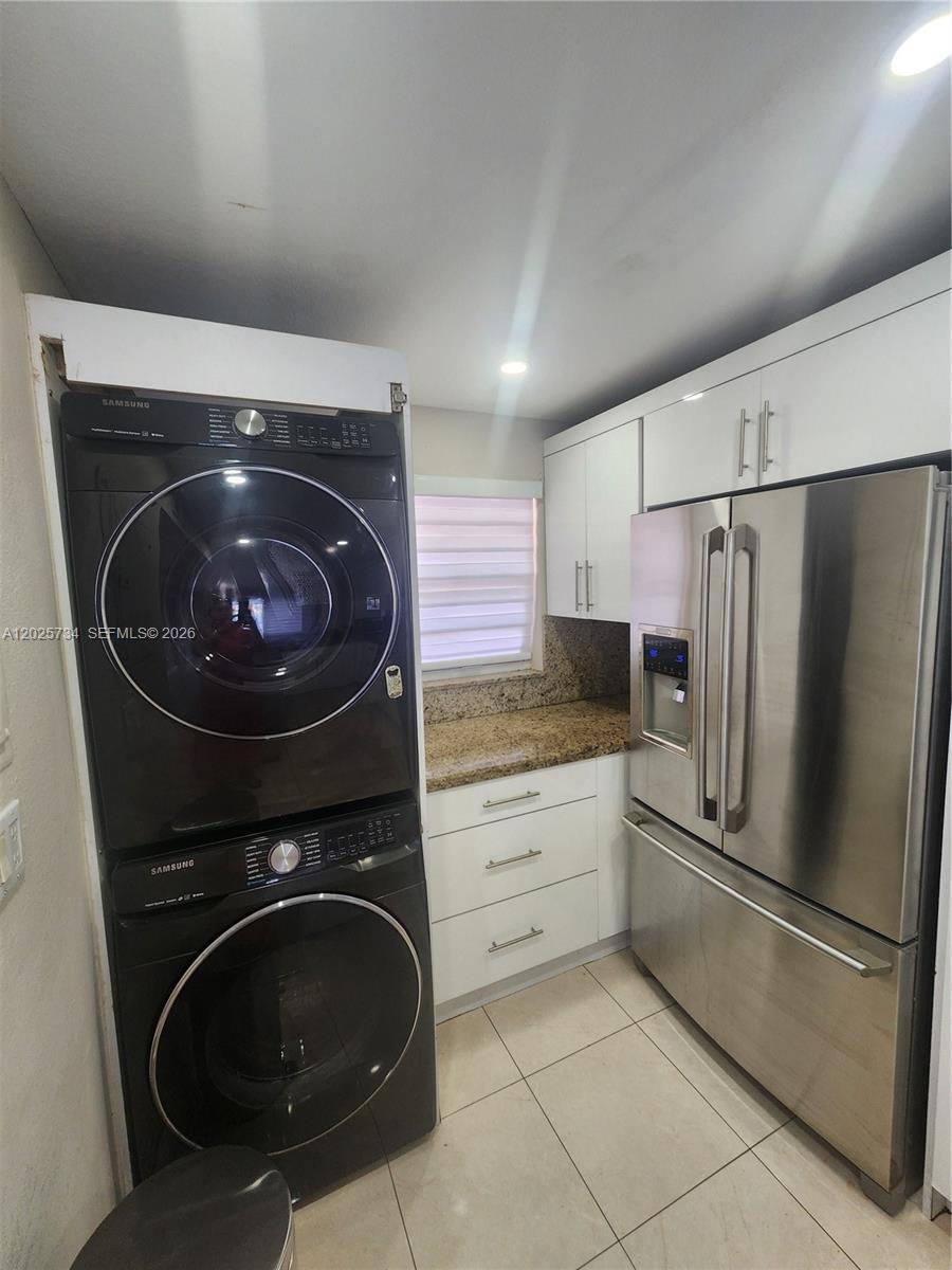 VISTA DEL LAGO CONDO VII - Residential Lease
