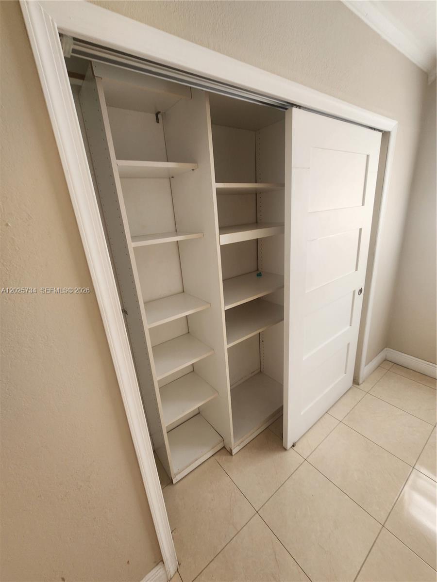 VISTA DEL LAGO CONDO VII - Residential Lease