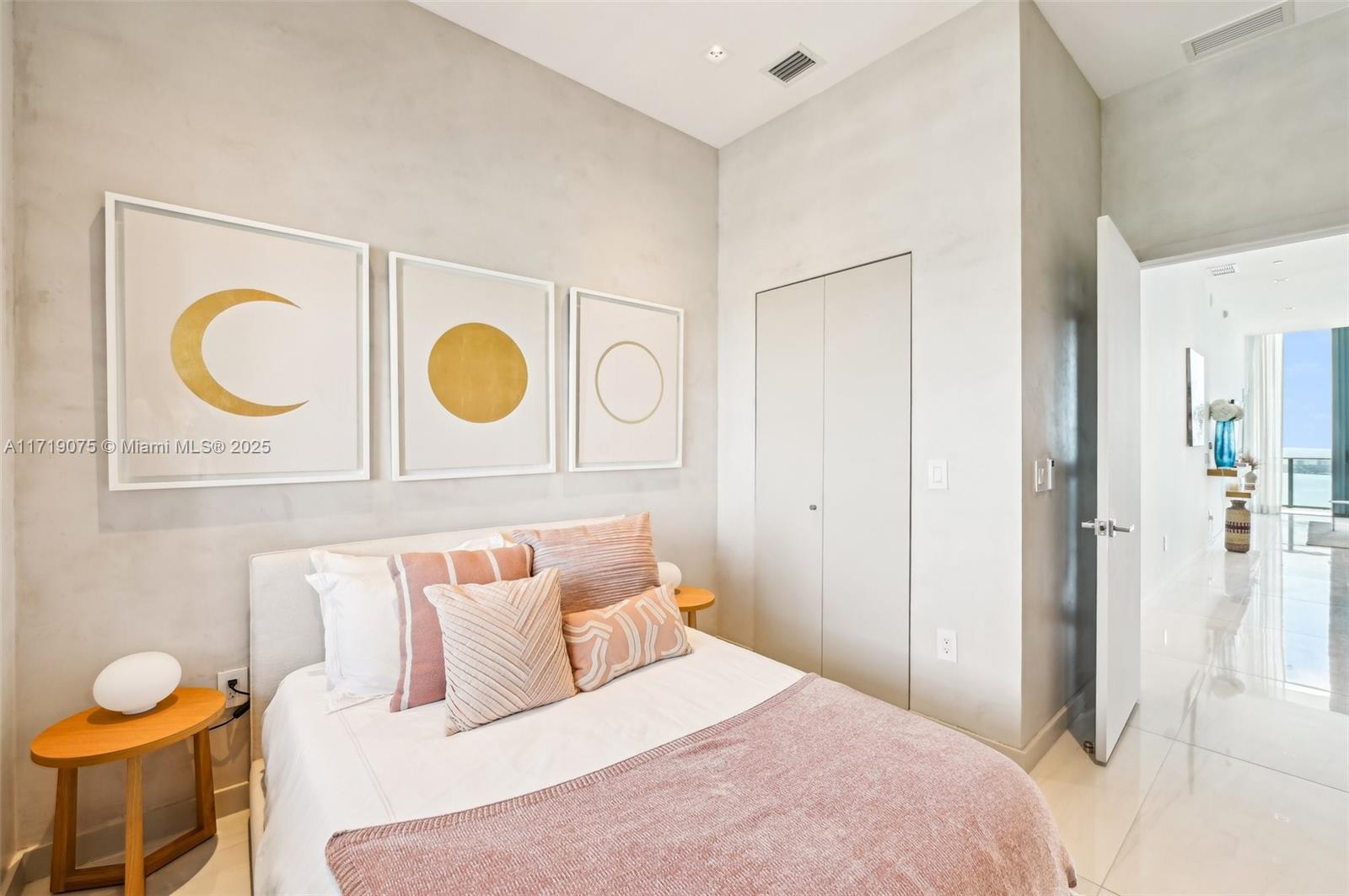 GRAN PARAISO CONDO - Residential